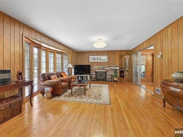 House for sale in Englewood Cliffs, New Jersey
