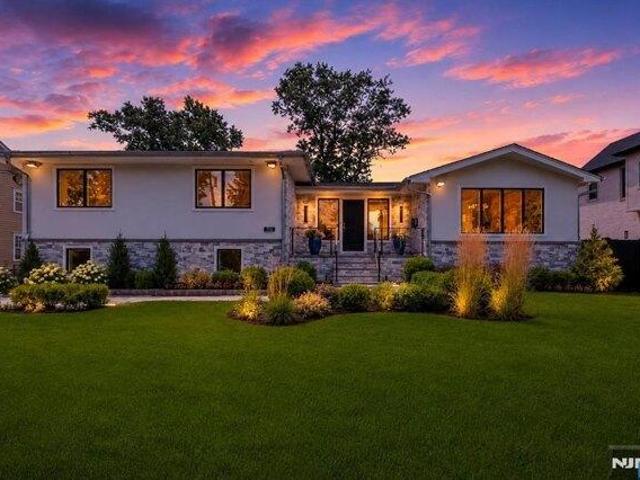 House for sale in Englewood Cliffs, New Jersey