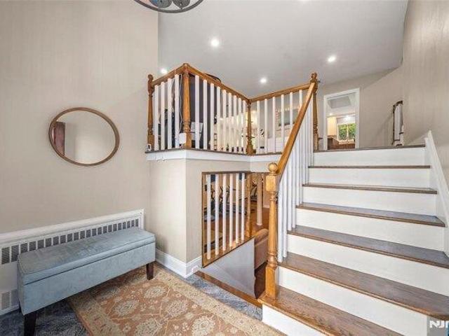 House for sale in Englewood Cliffs, New Jersey