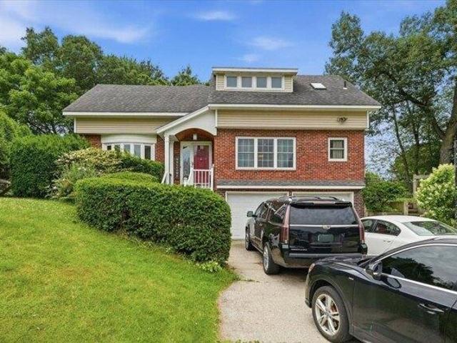 House for sale in Essex Junction, Vermont