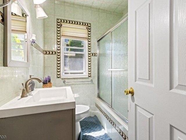 House for sale in Elmwood Park, New Jersey