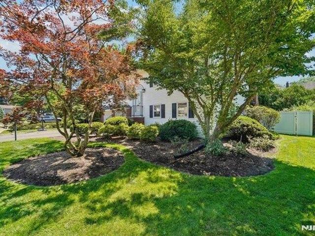 House for sale in Fair Lawn, New Jersey
