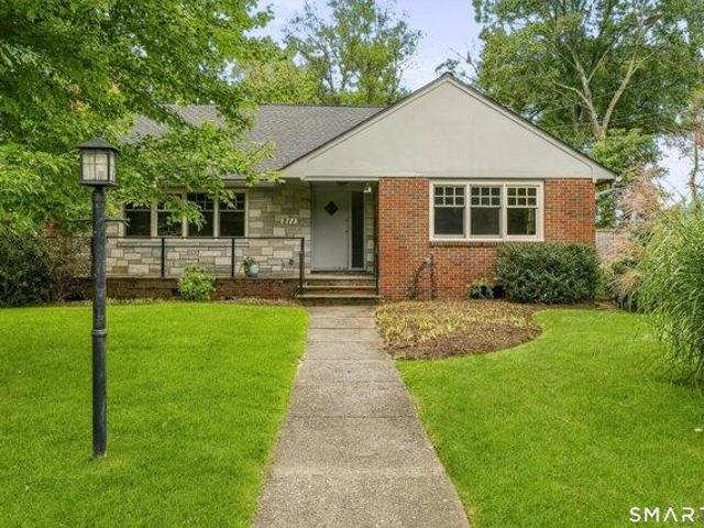House for sale in Melville Village, Fairfield