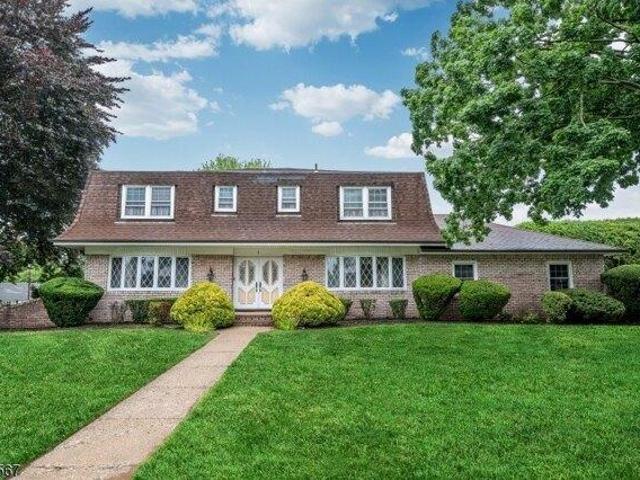 House for sale in Fairfield, New Jersey