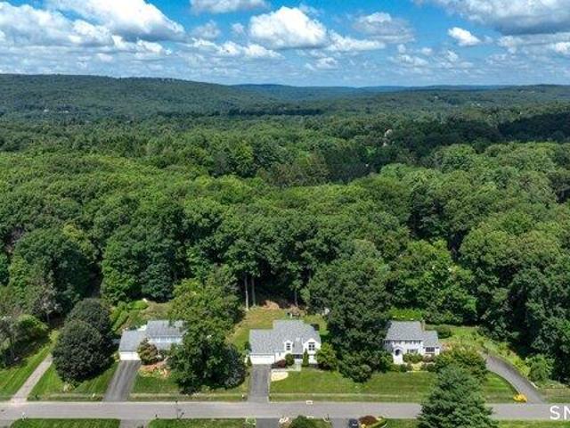 House for sale in Farmington, Connecticut