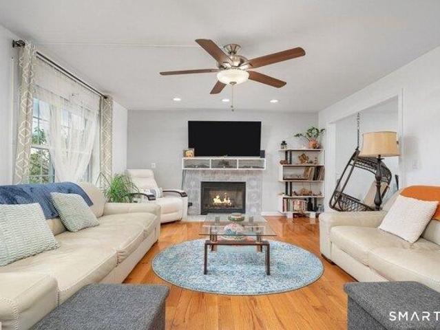 House for sale in Farmington, Capitol Planning Region