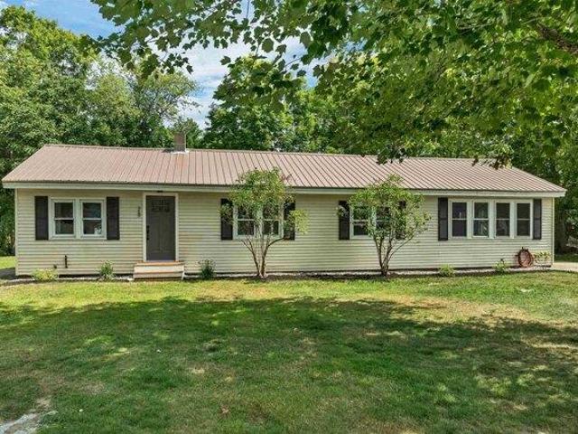 House for sale in Farmington, Strafford County