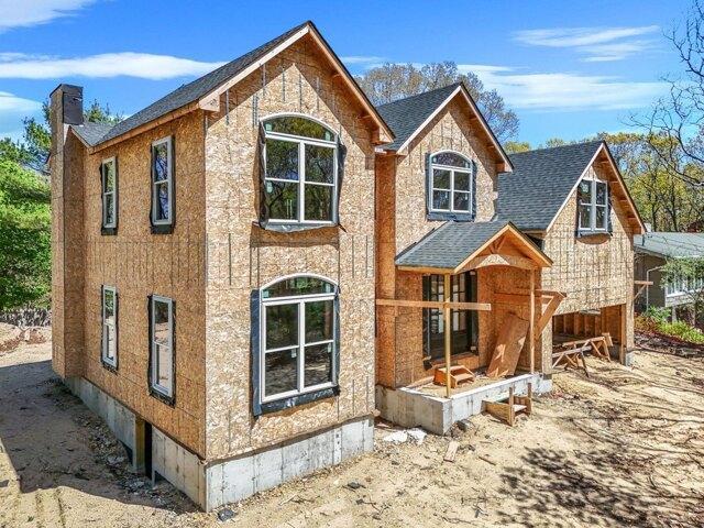 House for sale in Farmingville