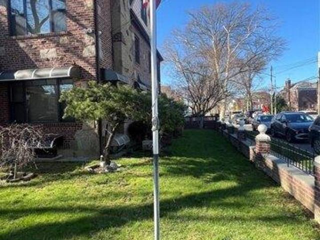 House for sale in Queens, Arverne