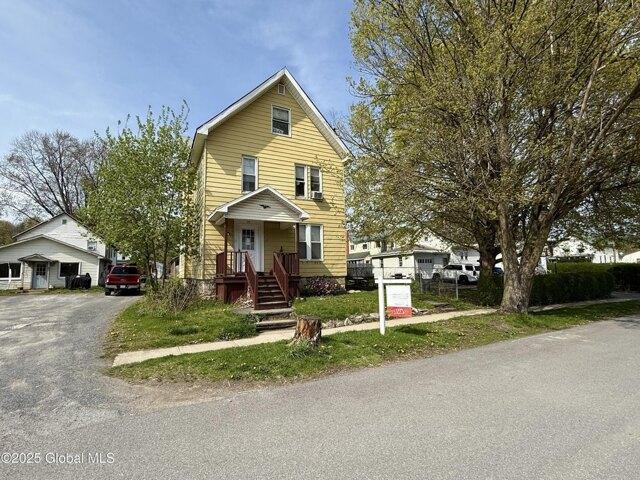 House for sale in Fonda