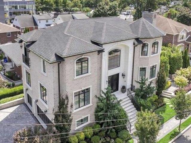 House for sale in Fort Lee, New Jersey