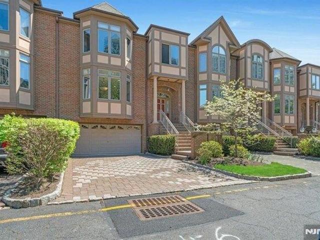 House for sale in Fort Lee, New Jersey