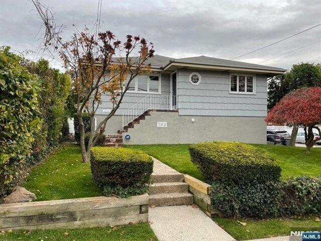 House for sale in Fort Lee, New Jersey