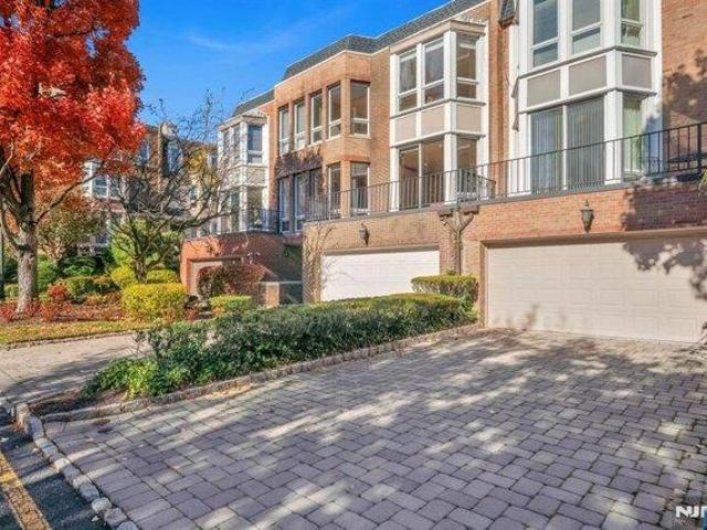House for sale in Fort Lee, New Jersey