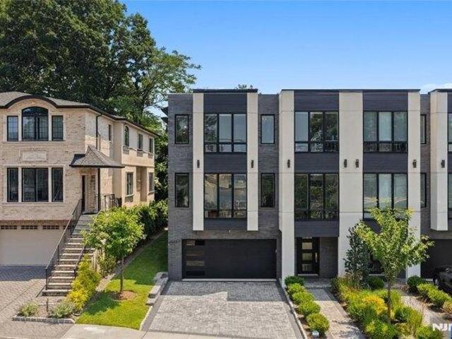 House for sale in Leonia, New Jersey