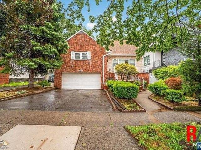 House for sale in Fort Lee, New Jersey