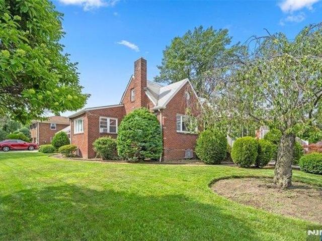 House for sale in Fort Lee, New Jersey