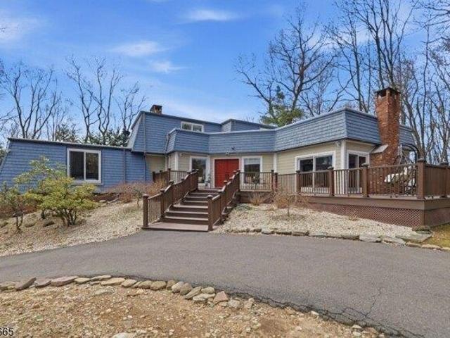 House for sale in Franklin Lakes, New Jersey