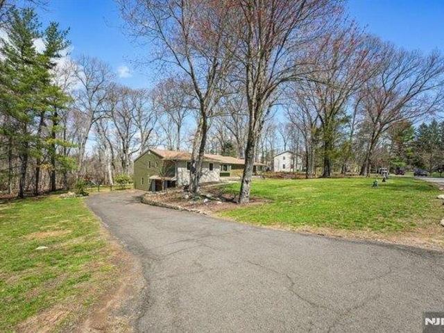 House for sale in Franklin Lakes, New Jersey