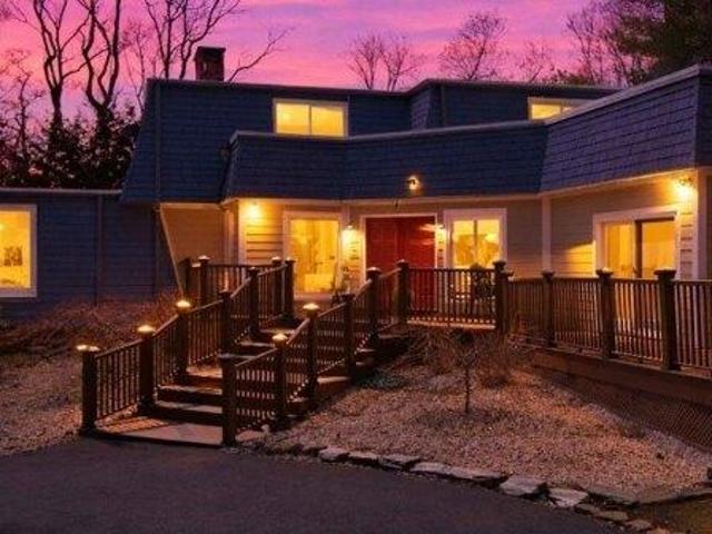 House for sale in Franklin Lakes, New Jersey