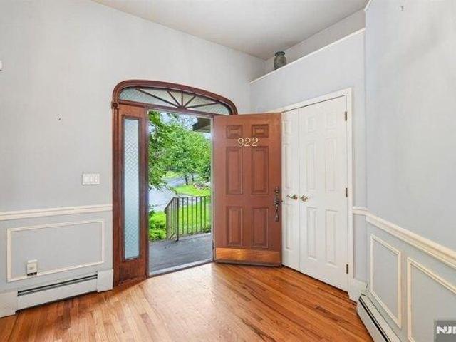 House for sale in Franklin Lakes, New Jersey