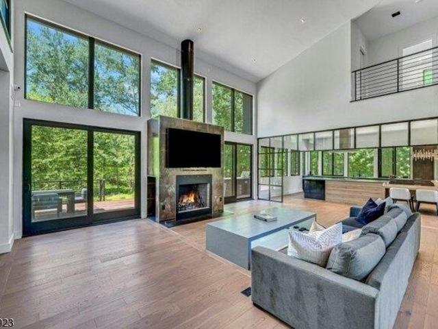 House for sale in Franklin Lakes, New Jersey
