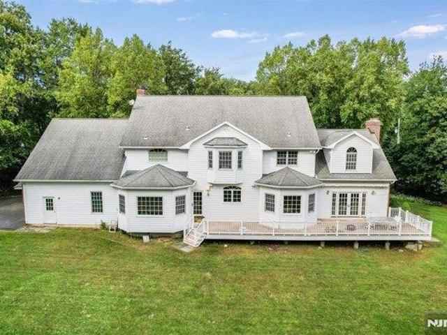 House for sale in Franklin Lakes, Bergen County