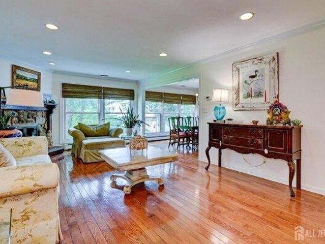 House for sale in Kendall Park, New Jersey