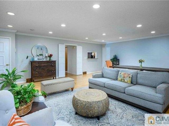 House for sale in Kendall Park, New Jersey