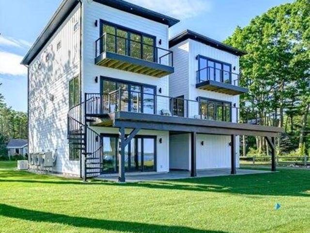 House for sale in Freeport, Maine