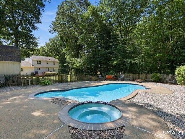 House for sale in East Glastonbury, Glastonbury