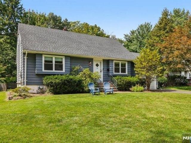 House for sale in Fair Lawn, New Jersey