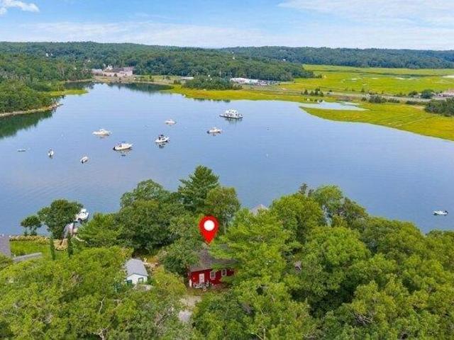 House for sale in Gloucester, Essex County