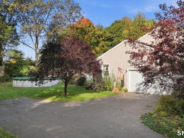 House for sale in North Granby, Granby