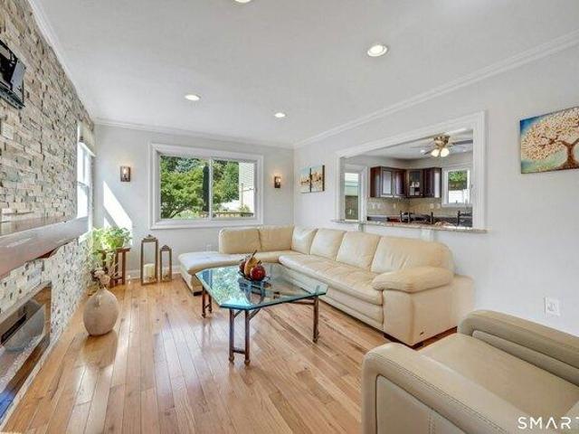 House for sale in Mianus, Greenwich