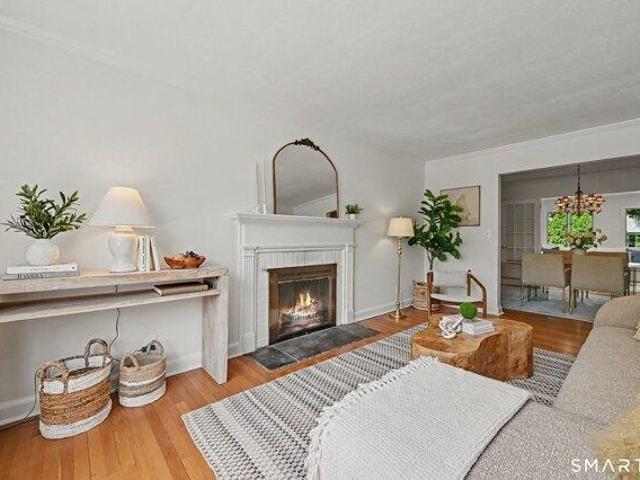 House for sale in Mianus, Greenwich