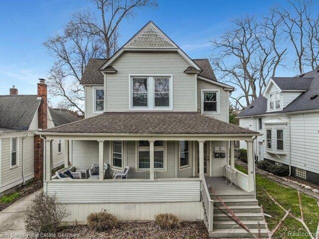 House for sale in Grosse Pointe
