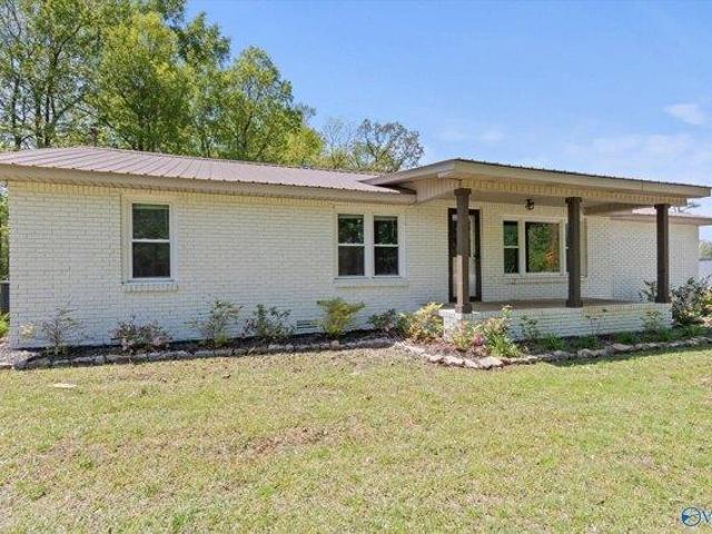 House for sale in Guntersville, Alabama
