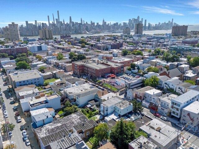 House for sale in Guttenberg, Hudson County