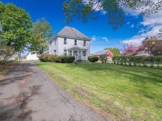 House for sale in Hadley, Massachusetts