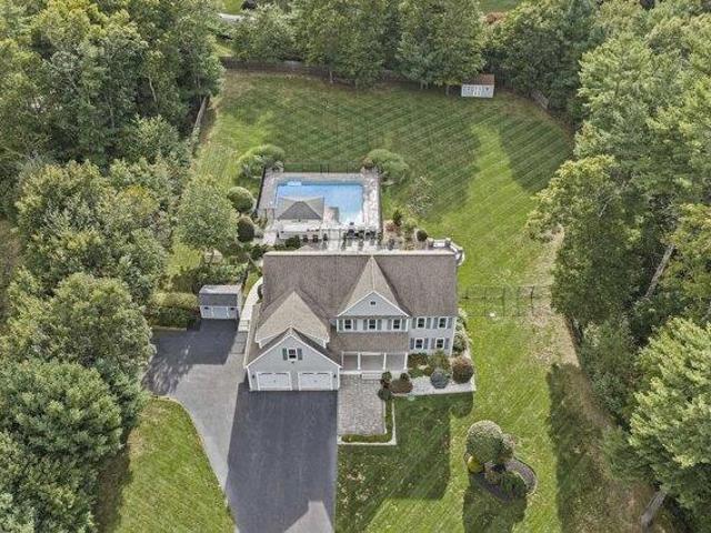 House for sale in Halifax, Plymouth County