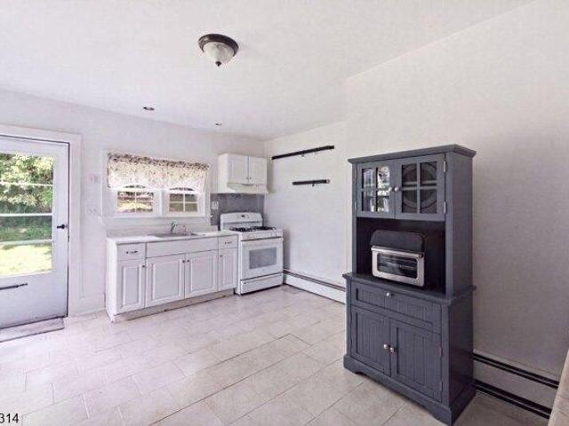 House for sale in Hampton, New Jersey