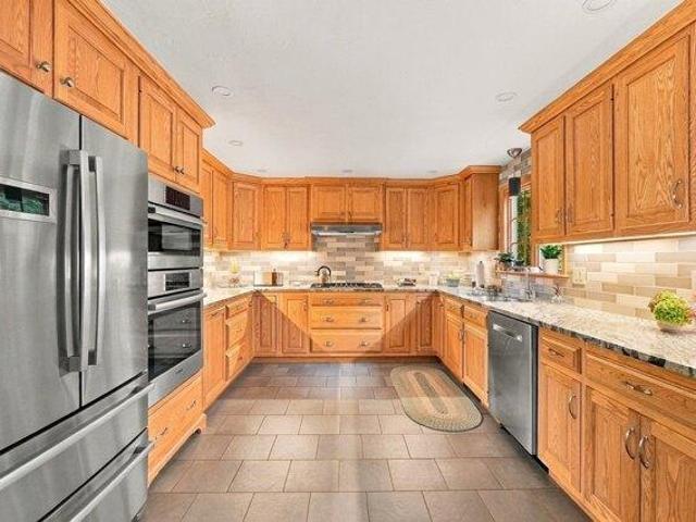 House for sale in Drumlin Farms, Hanson