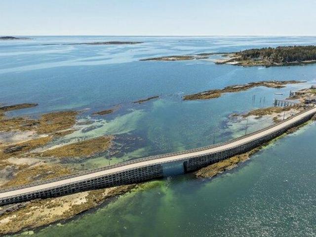 House for sale in Bailey Island, Maine