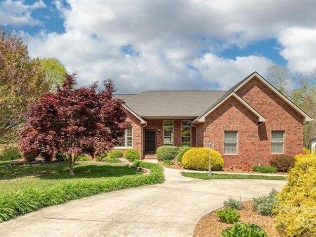 House for sale in Hendersonville