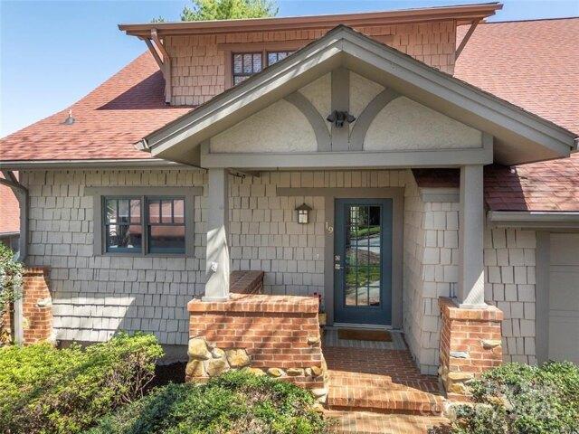 House for sale in Hendersonville