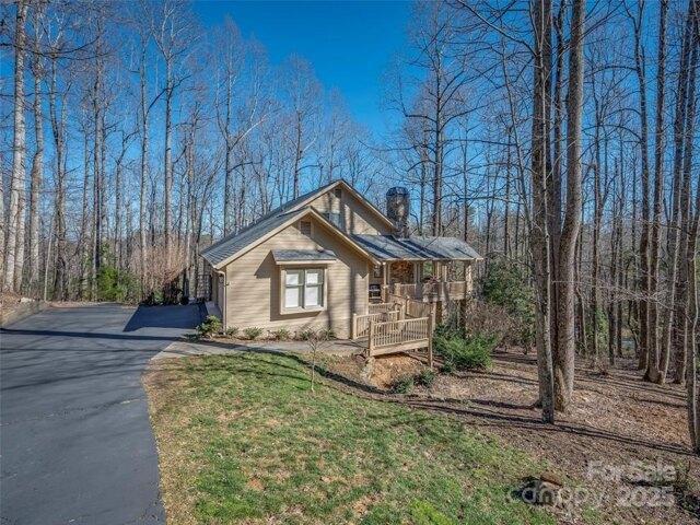 House for sale in Hendersonville