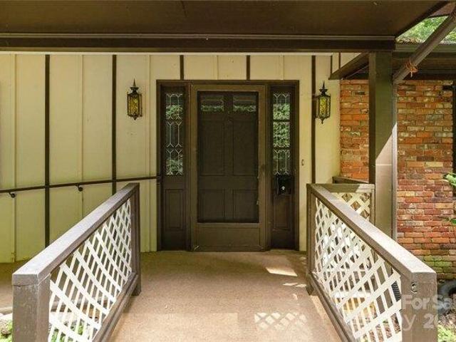 House for sale in Hendersonville