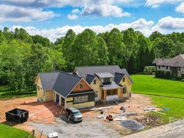 House for sale in Hendersonville House for sale in Hendersonville