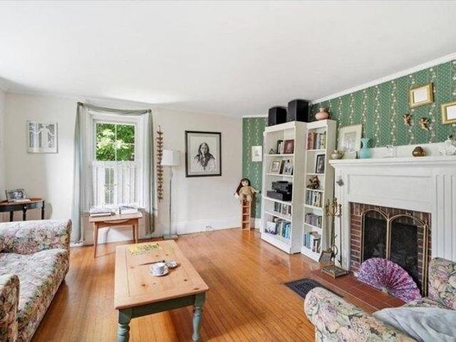 House for sale in Nantasket Junction, Hingham